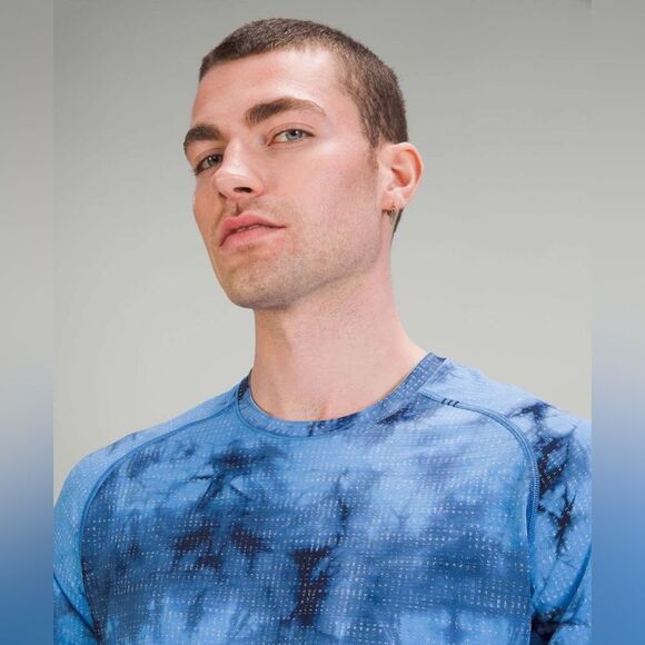 Lululemon Men’s Metal Vent Tech Long Sleeve Shirt Marble Dye Blue Nile XS - Picture 4 of 10